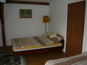 position: absolute; right: 70px; top: 350px