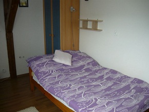 position: absolute; right: 70px; top: 600px